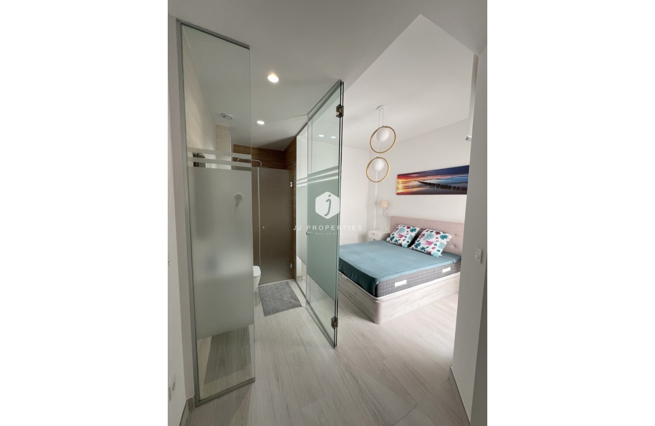 Tweedehands - Appartement / flat -
Torrevieja - Playa del Cura