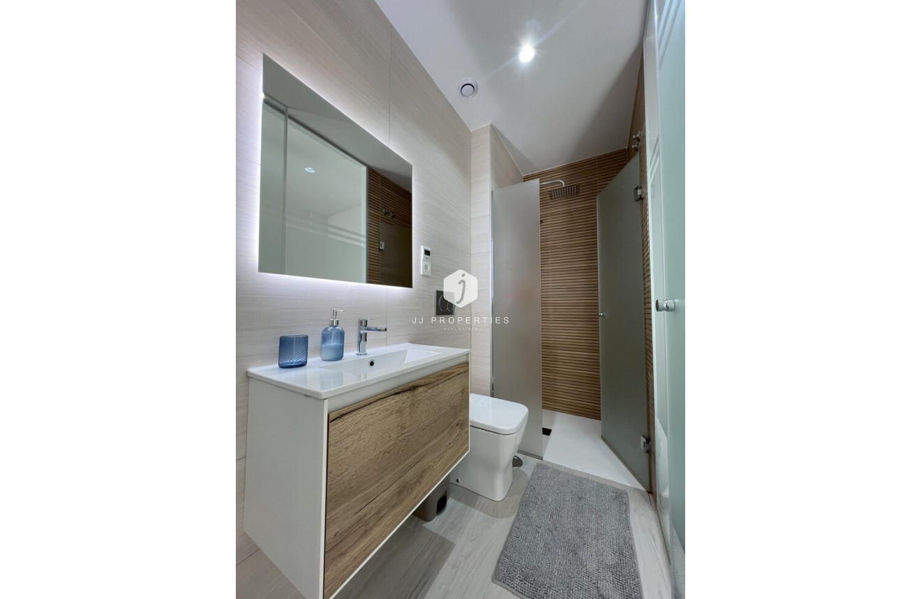 Tweedehands - Appartement / flat -
Torrevieja - Playa del Cura