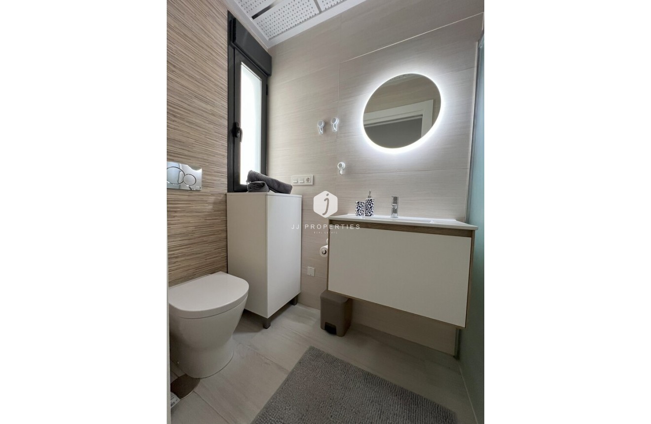 Tweedehands - Appartement / flat -
Torrevieja - Playa del Cura