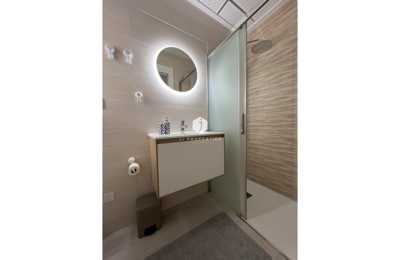 Tweedehands - Appartement / flat -
Torrevieja - Playa del Cura