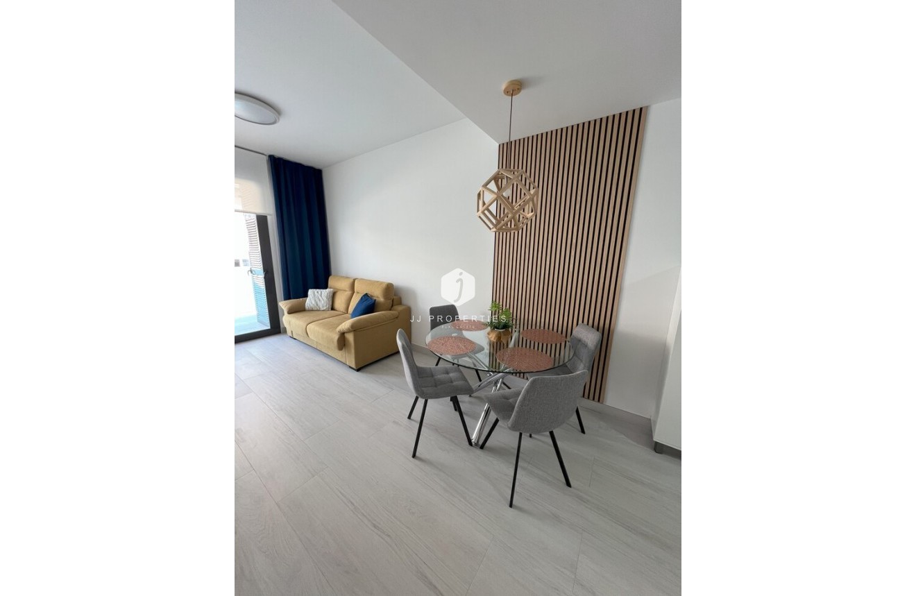 Tweedehands - Appartement / flat -
Torrevieja - Playa del Cura