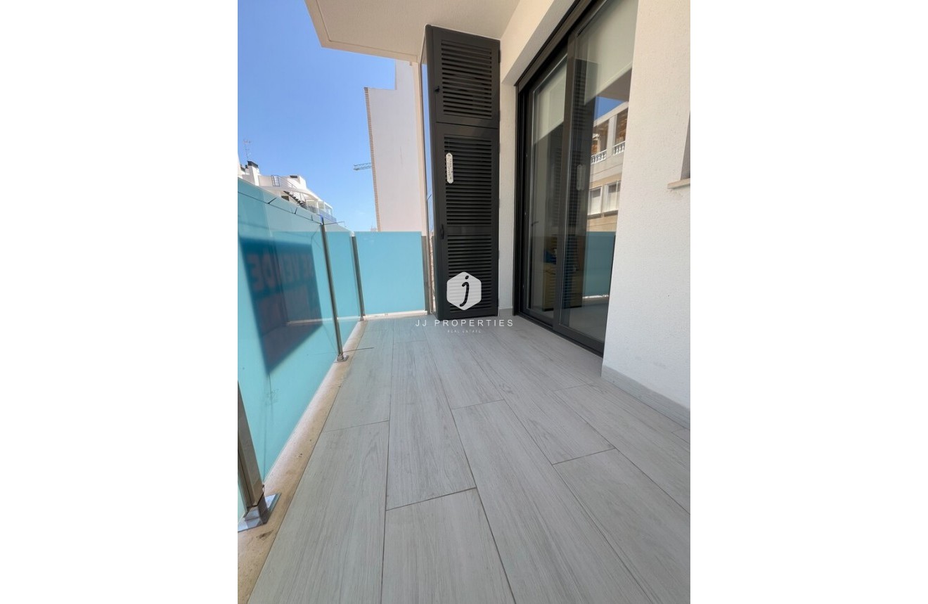 Tweedehands - Appartement / flat -
Torrevieja - Playa del Cura