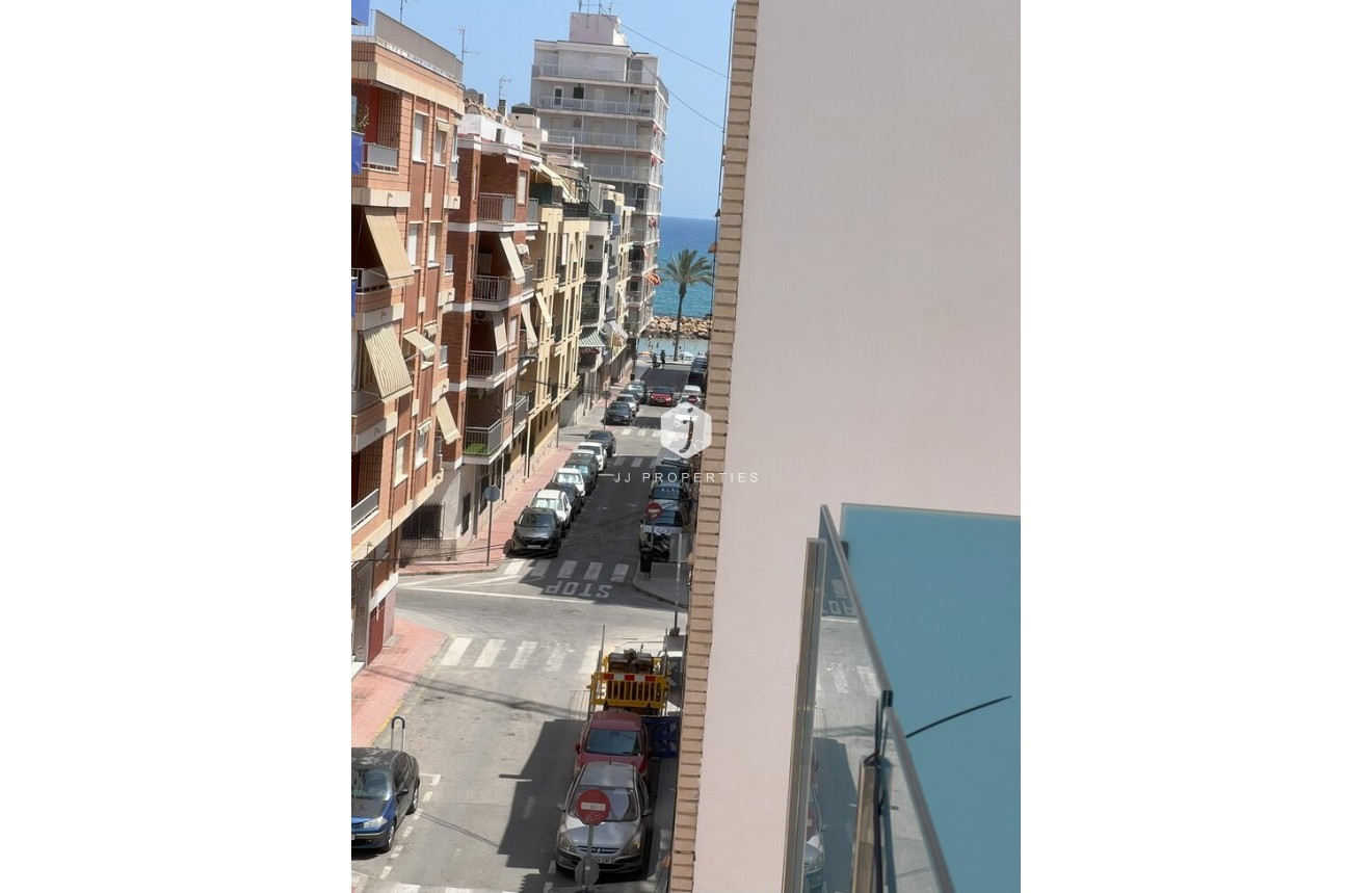 Tweedehands - Appartement / flat -
Torrevieja - Playa del Cura