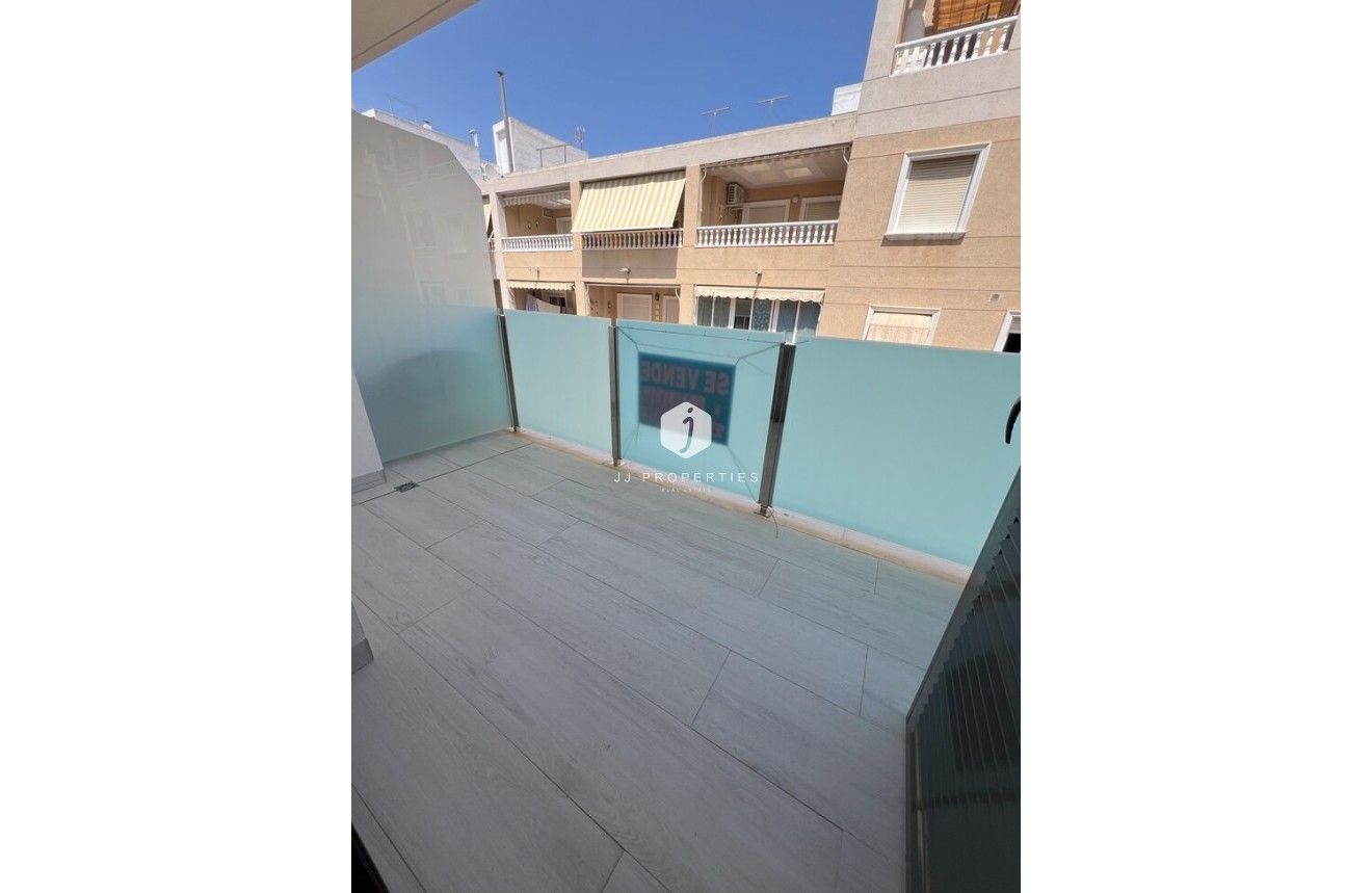 Tweedehands - Appartement / flat -
Torrevieja - Playa del Cura