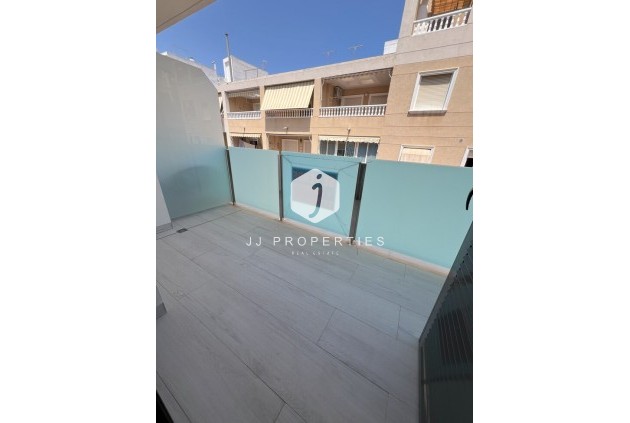Tweedehands - Appartement / flat -
Torrevieja - Playa del Cura
