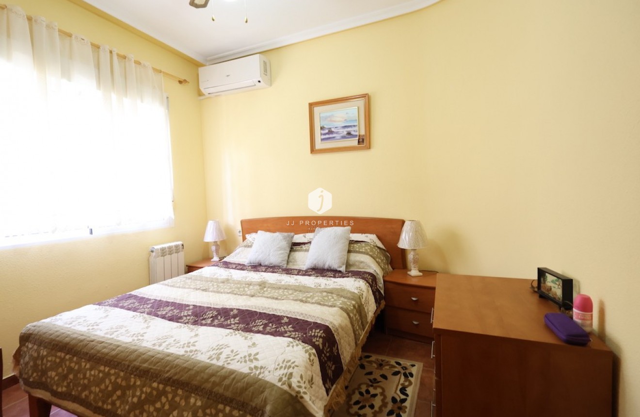 Tweedehands - Villa -
Playa Flamenca - Costa Blanca