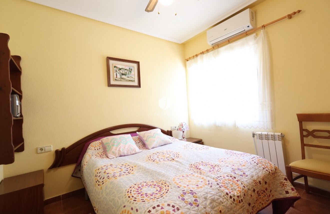 Tweedehands - Villa -
Playa Flamenca - Costa Blanca