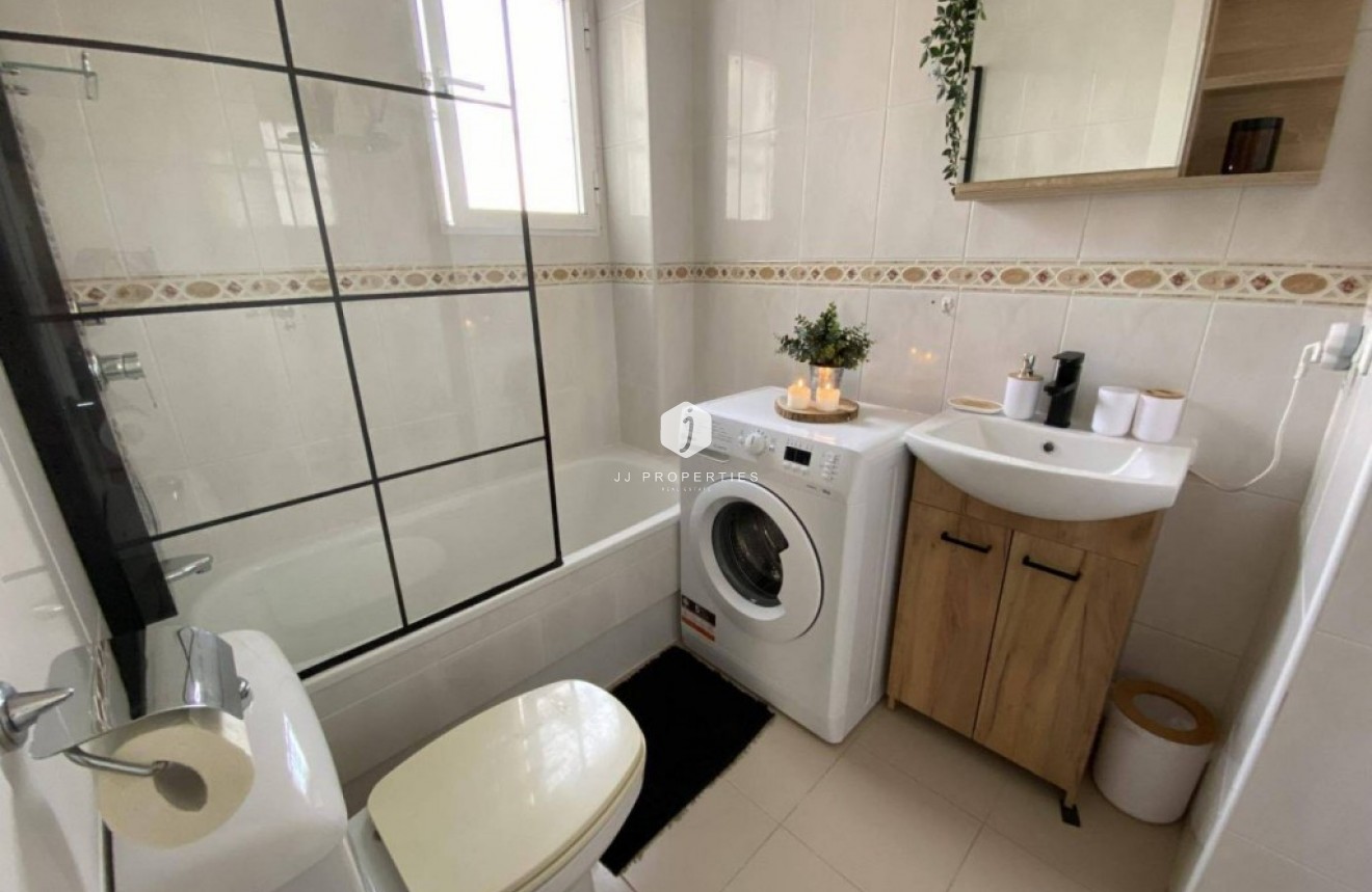 Tweedehands - Appartement / flat -
Playa De Los Naufragos - Costa Blanca