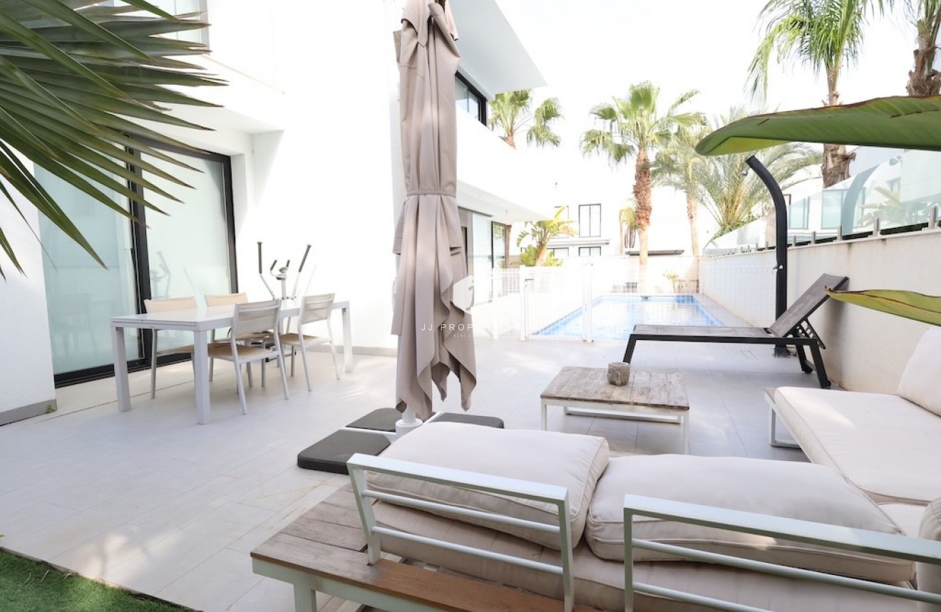 Tweedehands - Villa -
Ciudad Quesada - Costa Blanca