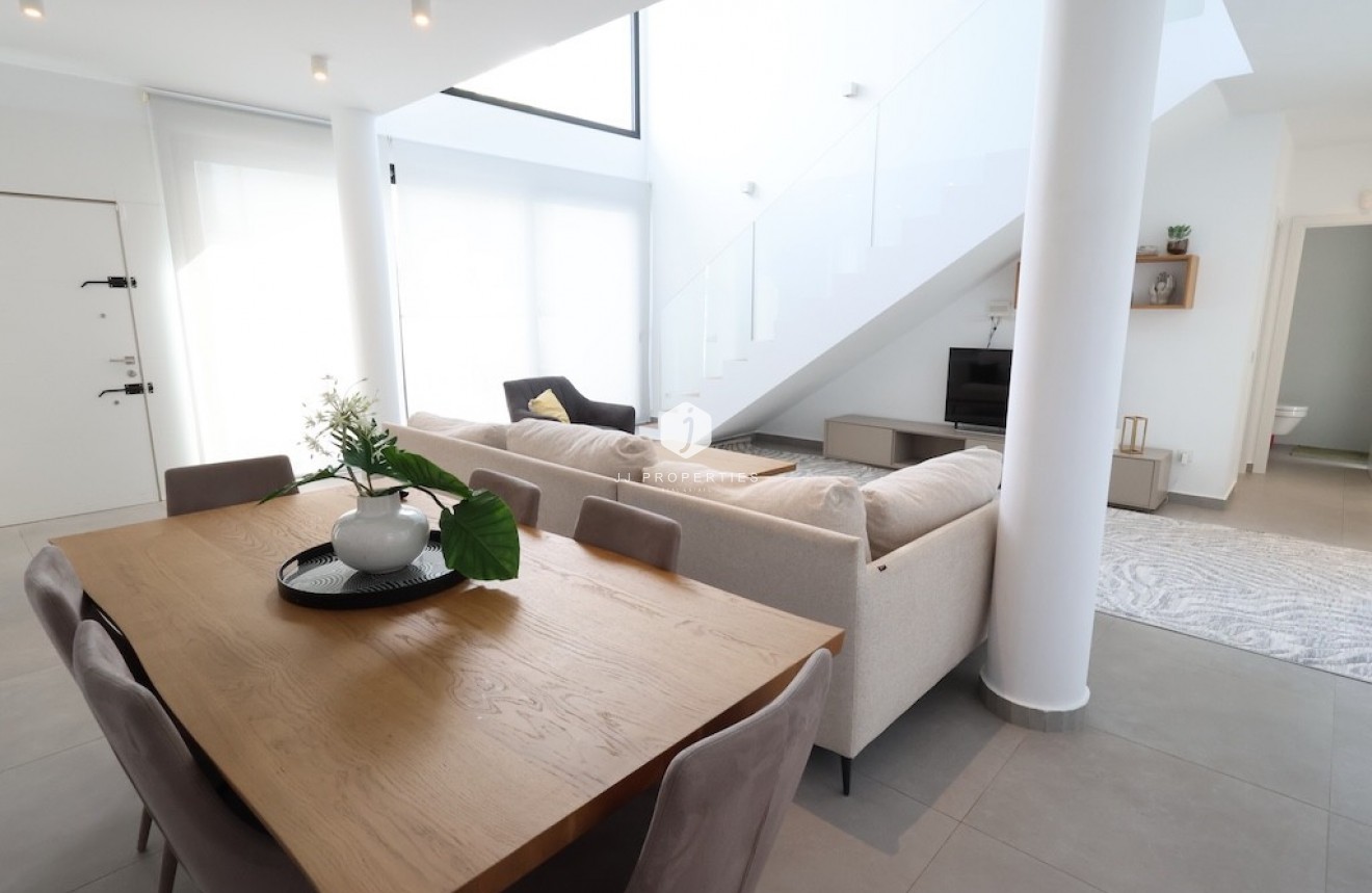 Tweedehands - Villa -
Ciudad Quesada - Costa Blanca