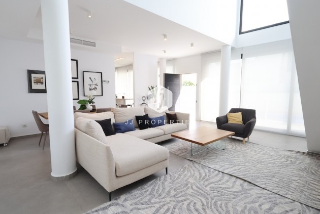 Tweedehands - Villa -
Ciudad Quesada - Costa Blanca