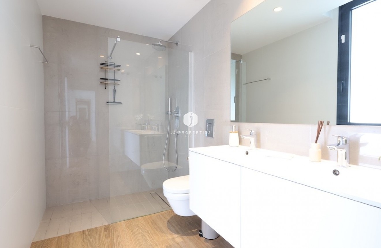 Tweedehands - Villa -
Ciudad Quesada - Costa Blanca