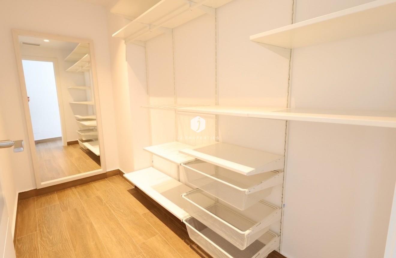 Tweedehands - Villa -
Ciudad Quesada - Costa Blanca