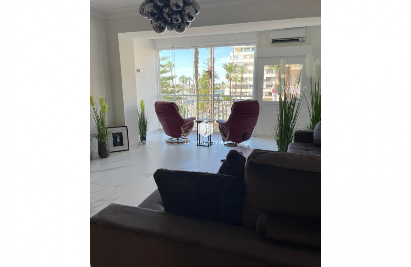 D'occasion - Appartement -
Torrevieja - Costa Blanca