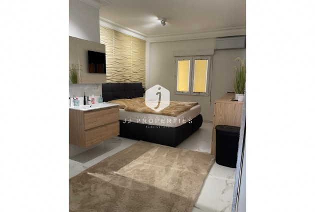 D'occasion - Appartement -
Torrevieja - Costa Blanca