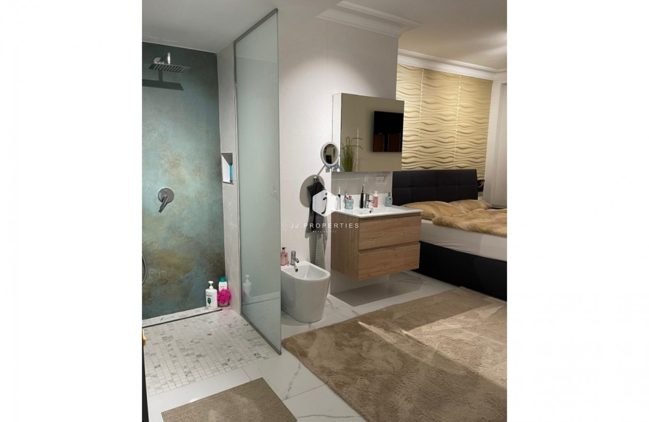 D'occasion - Appartement -
Torrevieja - Costa Blanca