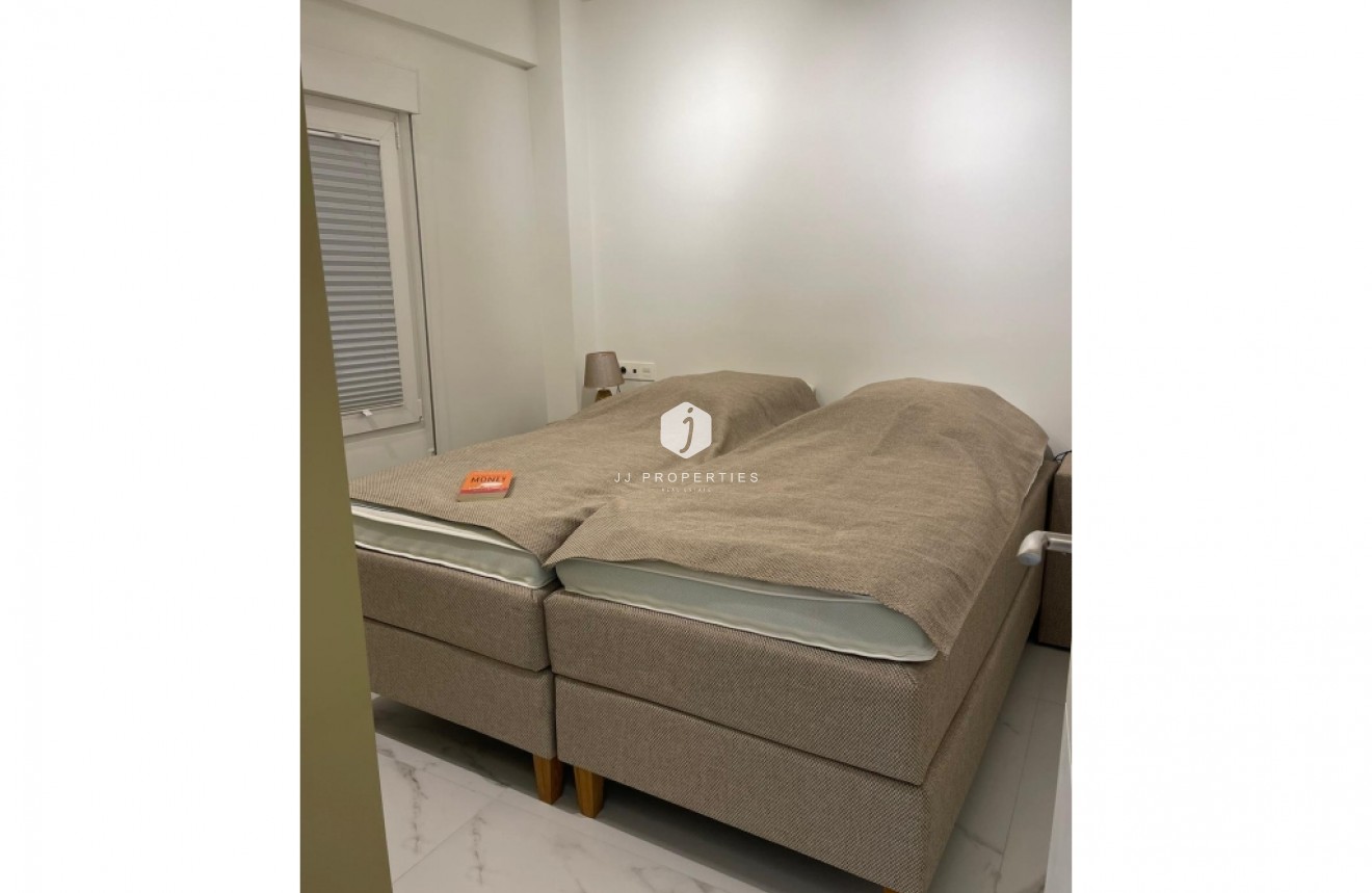 D'occasion - Appartement -
Torrevieja - Costa Blanca