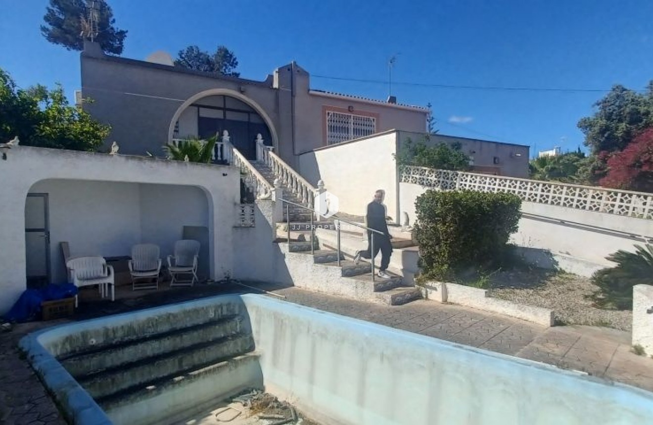 Tweedehands - Villa -
Torrevieja - Costa Blanca