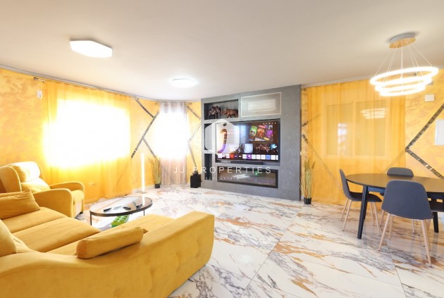 Segunda mano - Villa -
San Miguel de Salinas - Inland