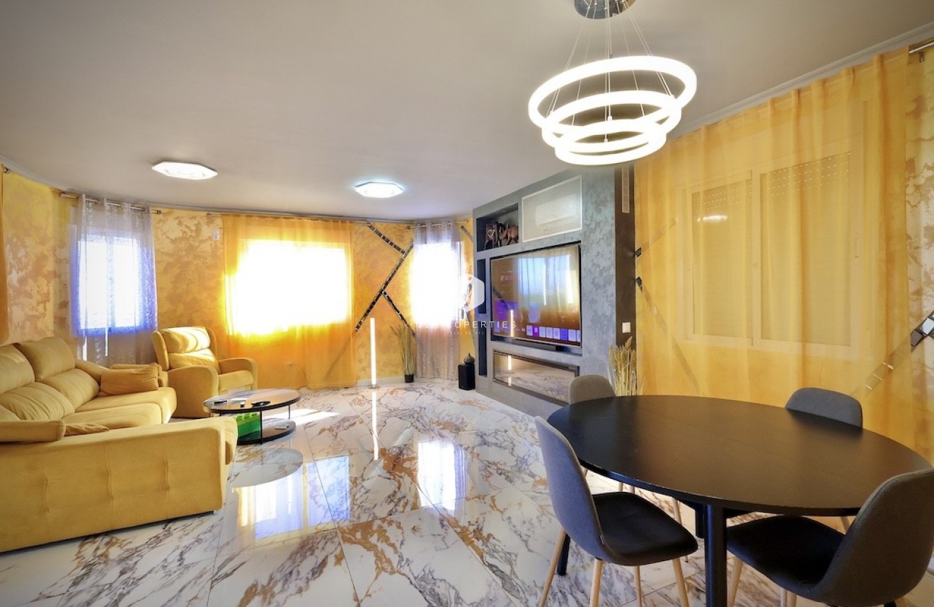 Segunda mano - Villa -
San Miguel de Salinas - Inland