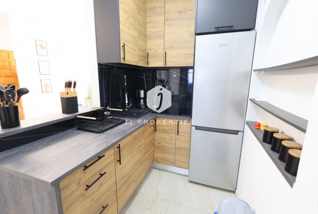 Tweedehands - Appartement / flat -
Playa Del Acequion - Costa Blanca