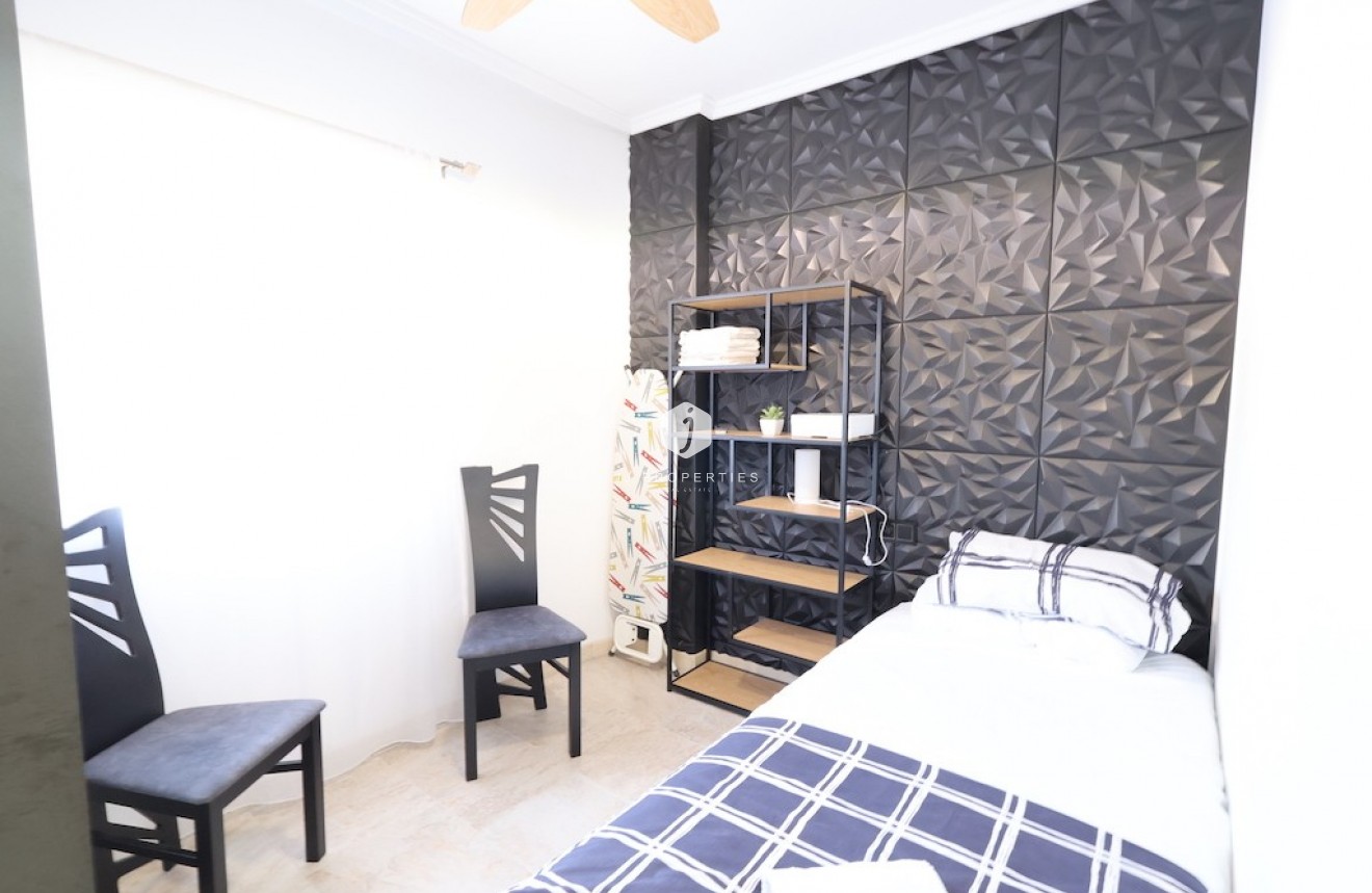 Tweedehands - Appartement / flat -
Playa Del Acequion - Costa Blanca