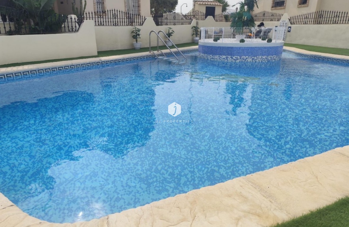 Tweedehands - Chalet -
Orihuela Costa - Costa Blanca