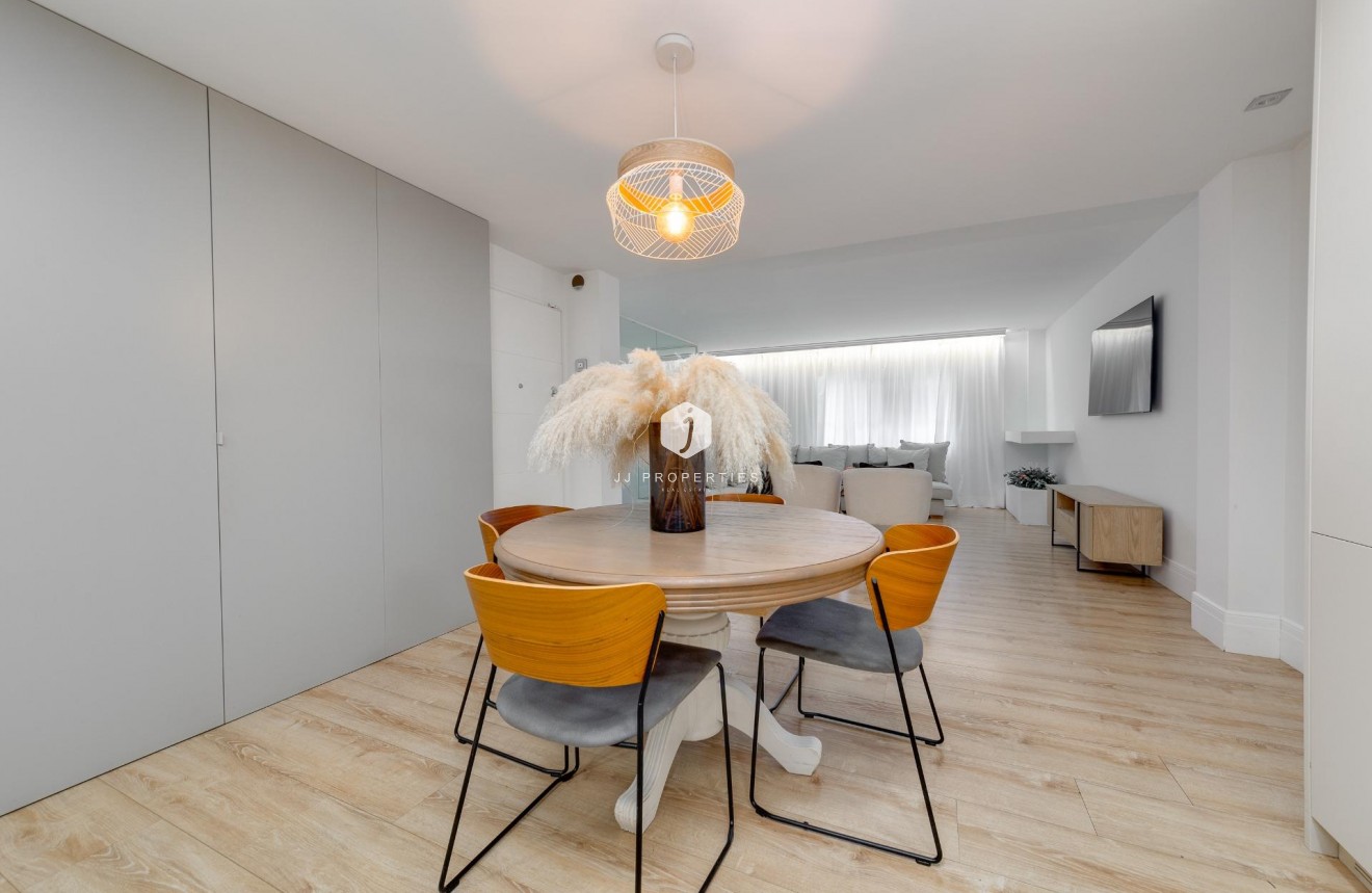 Tweedehands - Appartement / flat -
Torrevieja - Playa del Cura