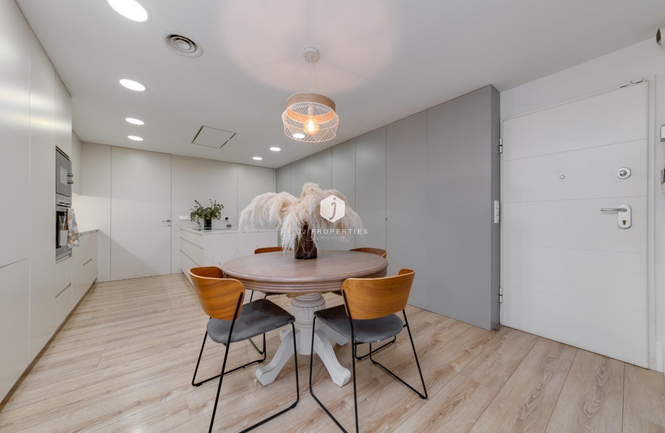 Tweedehands - Appartement / flat -
Torrevieja - Playa del Cura