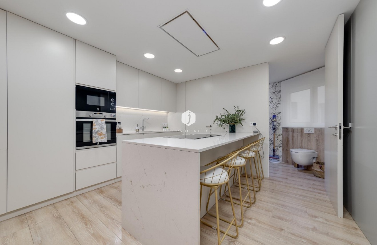 Tweedehands - Appartement / flat -
Torrevieja - Playa del Cura