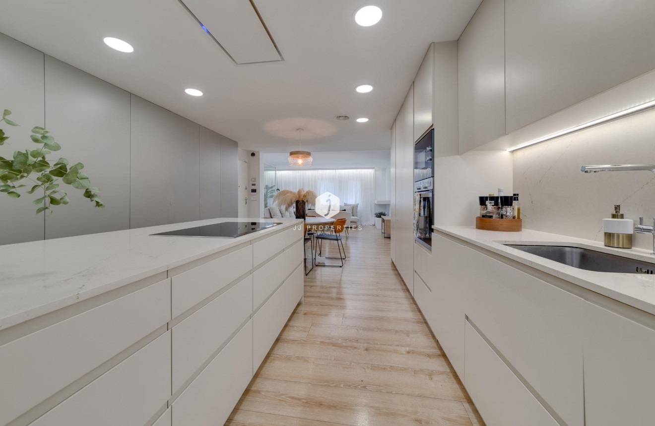 Tweedehands - Appartement / flat -
Torrevieja - Playa del Cura