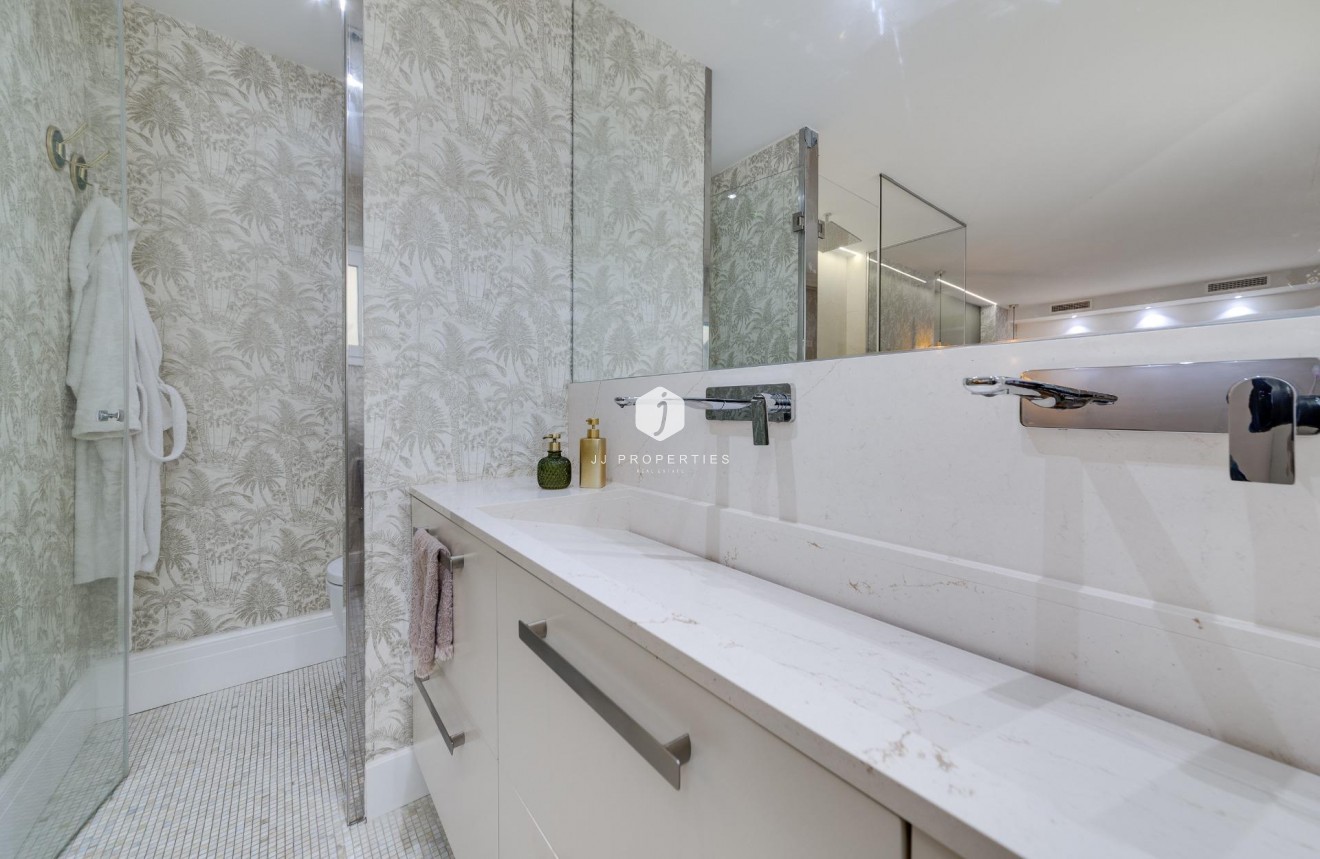 Tweedehands - Appartement / flat -
Torrevieja - Playa del Cura