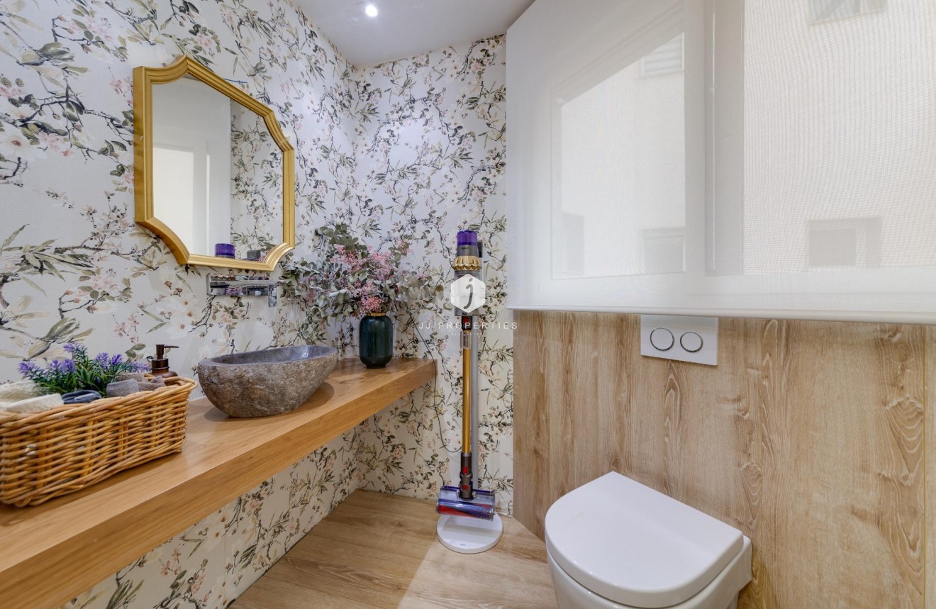 Tweedehands - Appartement / flat -
Torrevieja - Playa del Cura