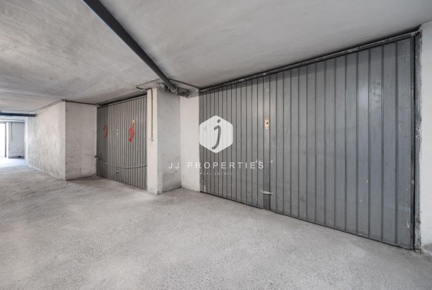 Z drugiej ręki - Mieszkanie w bloku -
Torrevieja - Estacion de autobuses