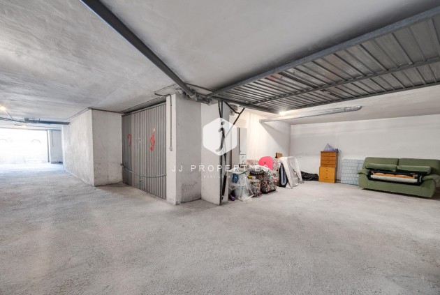 Z drugiej ręki - Mieszkanie w bloku -
Torrevieja - Estacion de autobuses