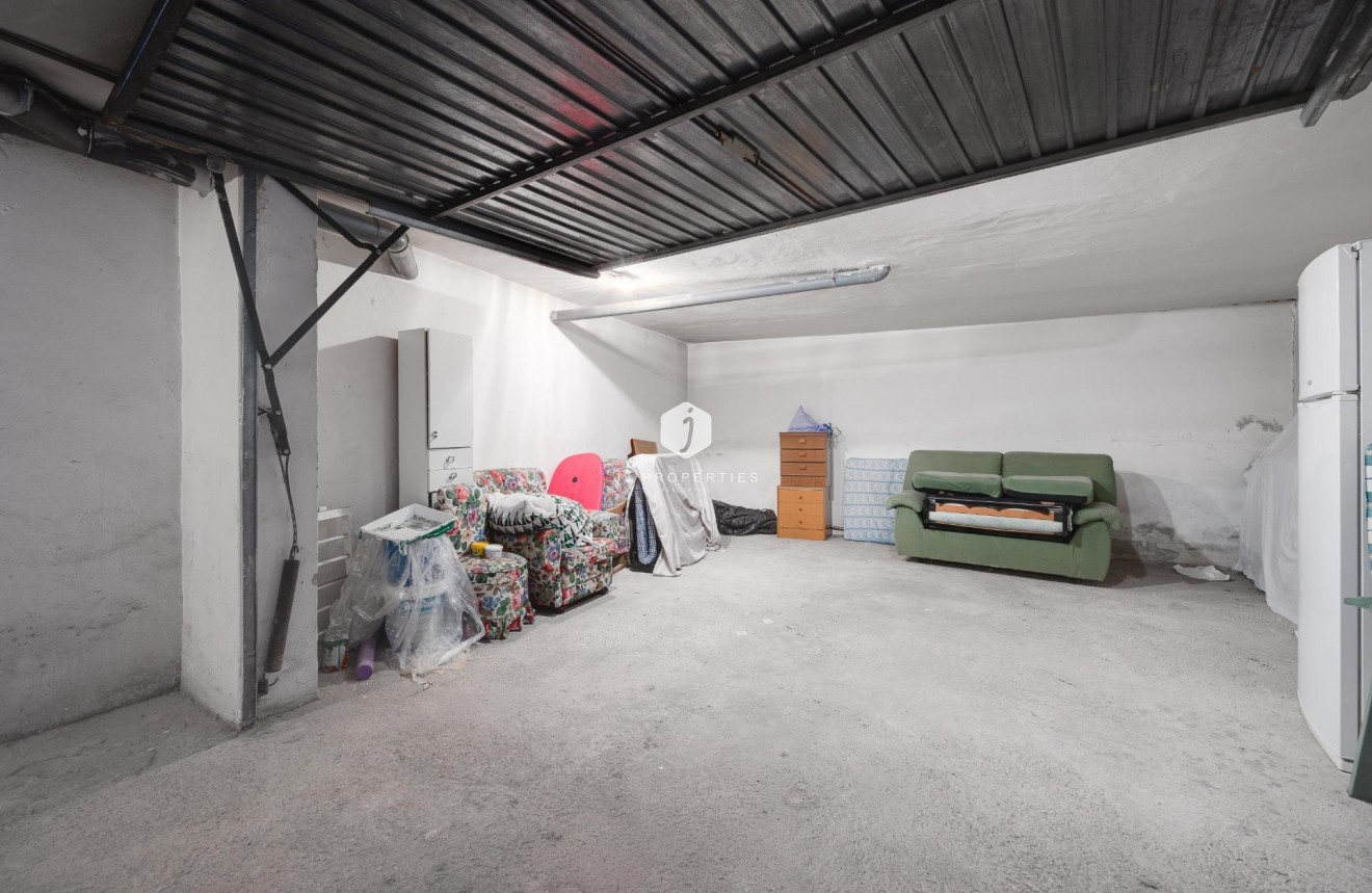 Z drugiej ręki - Mieszkanie w bloku -
Torrevieja - Estacion de autobuses