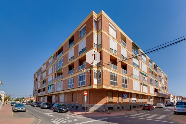 Z drugiej ręki - Mieszkanie w bloku -
Torrevieja - Playa de los Naufragos