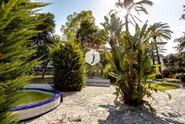 Z drugiej ręki - Mieszkanie w bloku -
Torrevieja - Playa de los Naufragos