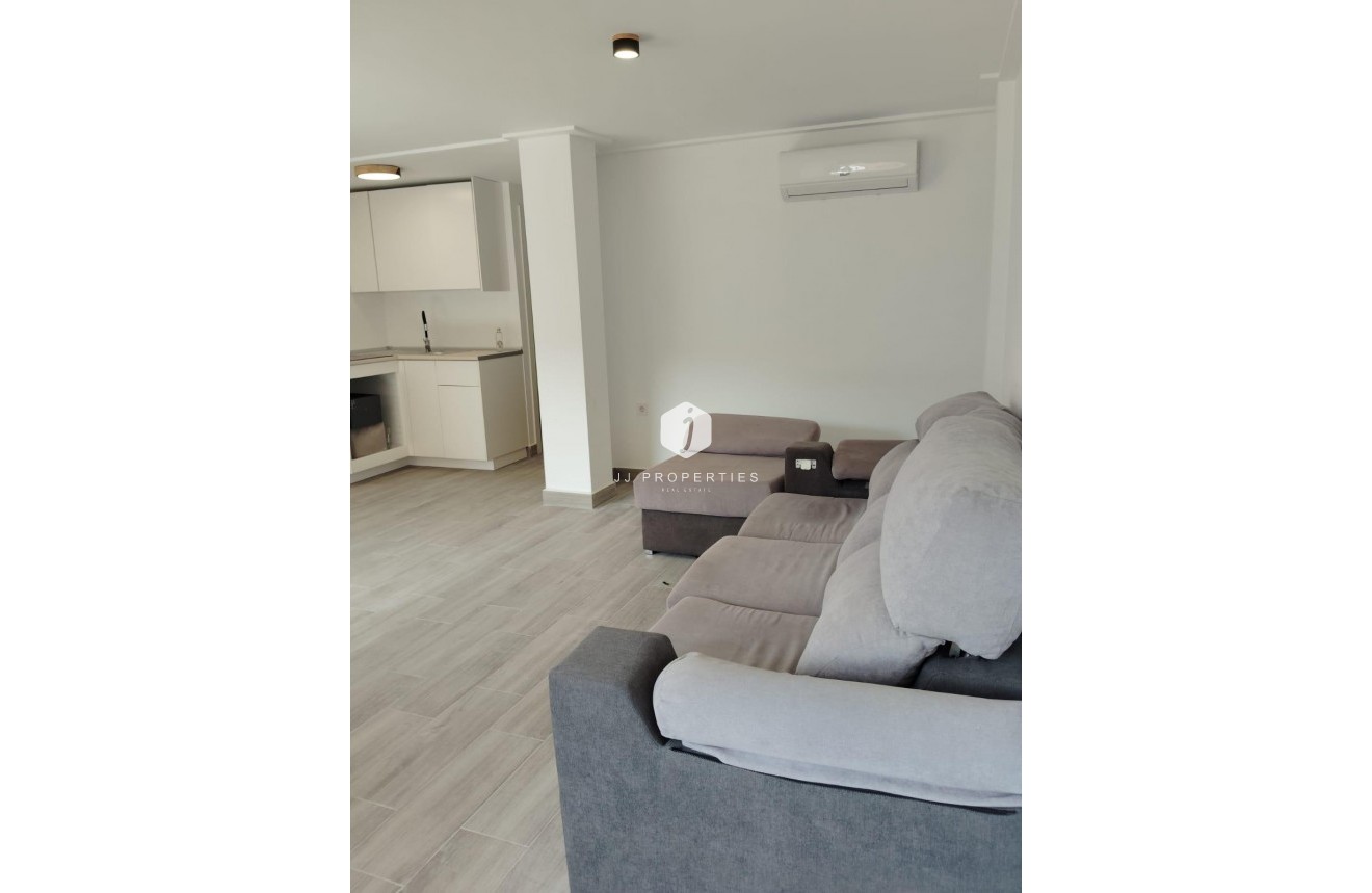 D'occasion - Appartement -
Torrevieja - Centro