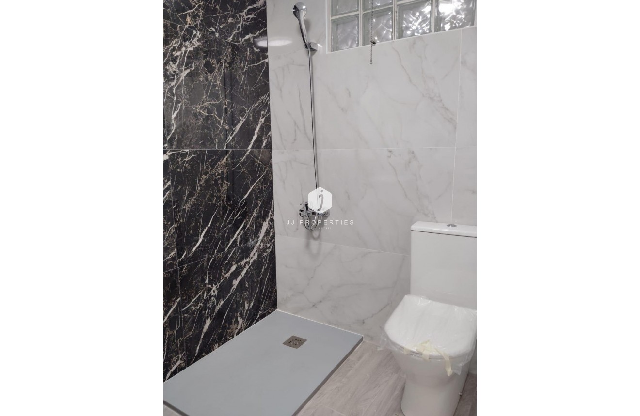 D'occasion - Appartement -
Torrevieja - Centro