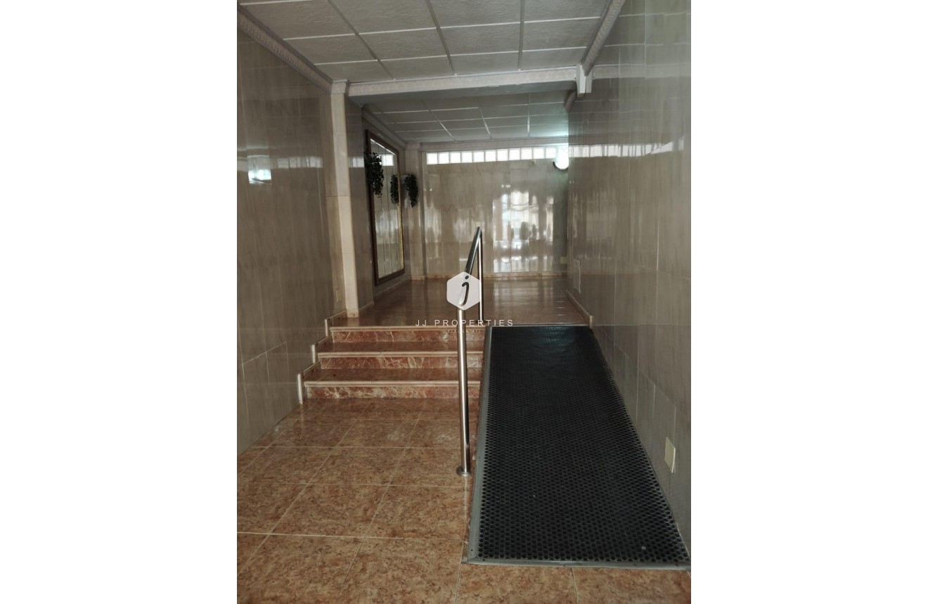 D'occasion - Appartement -
Torrevieja - Centro