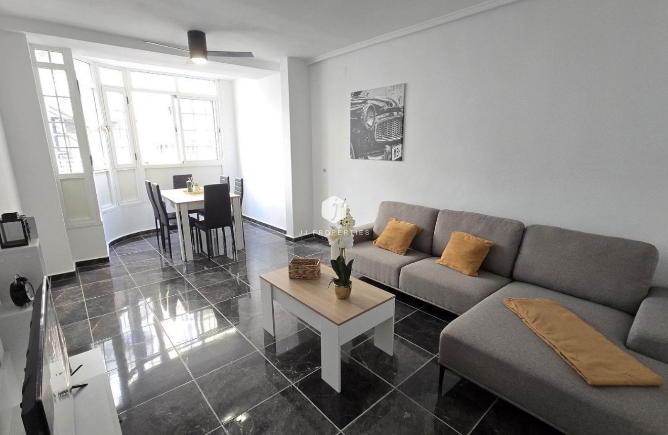 Tweedehands - Appartement / flat -
Torrevieja - Centro - Muelle Pesquero