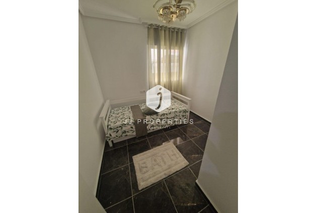 Tweedehands - Appartement / flat -
Torrevieja - Centro - Muelle Pesquero