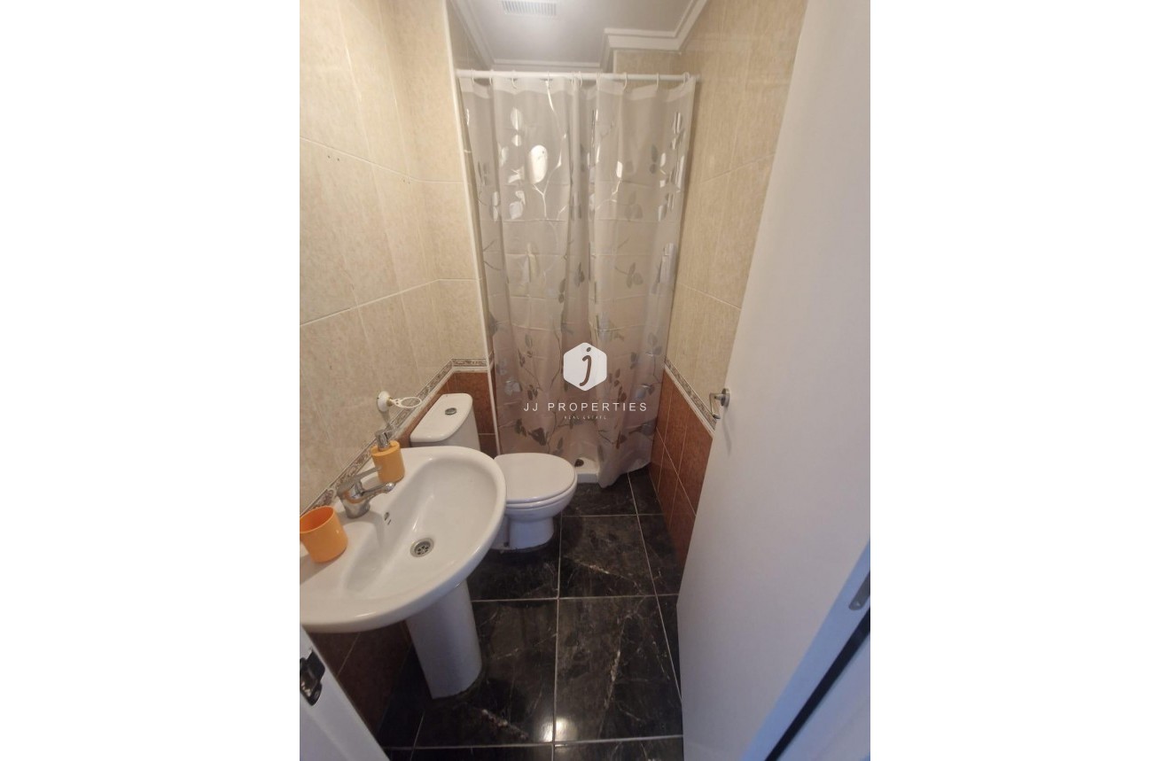 Tweedehands - Appartement / flat -
Torrevieja - Centro - Muelle Pesquero