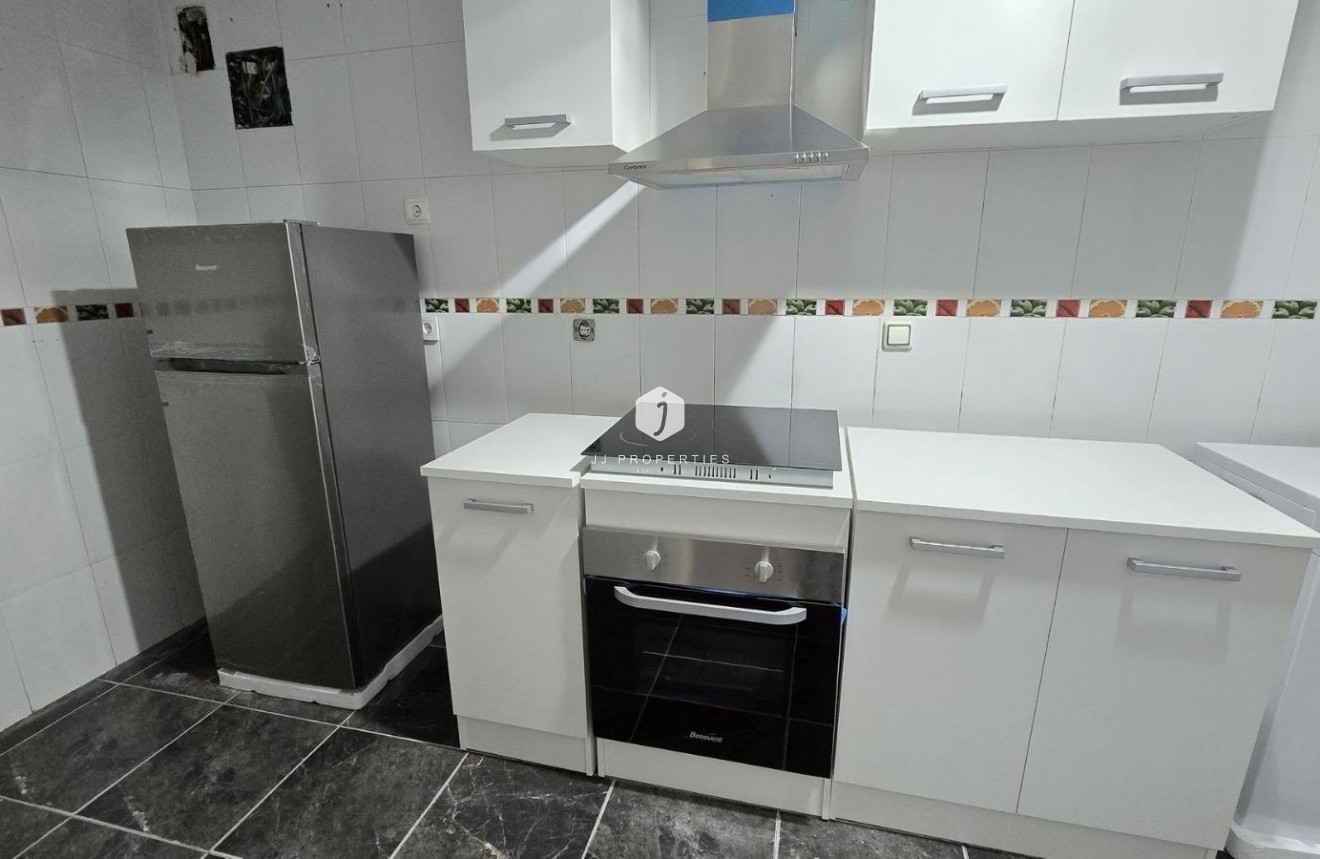 Tweedehands - Appartement / flat -
Torrevieja - Centro - Muelle Pesquero