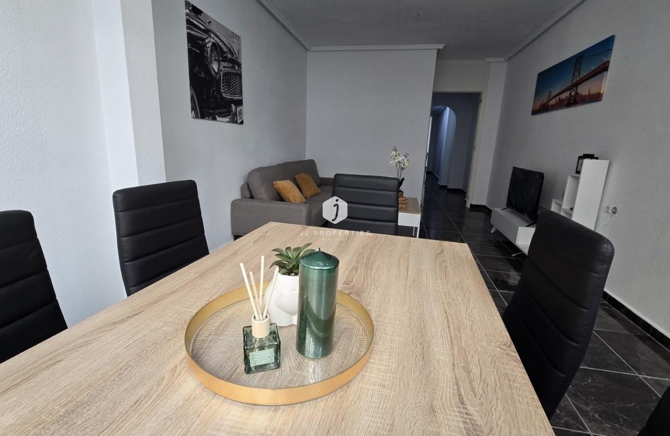 Tweedehands - Appartement / flat -
Torrevieja - Centro - Muelle Pesquero