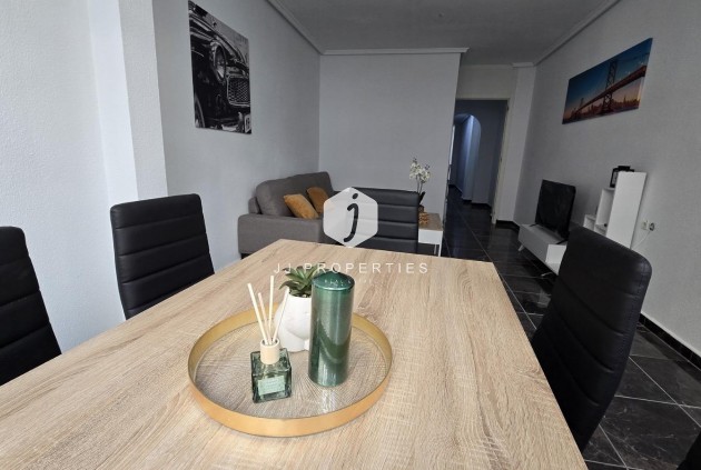 Tweedehands - Appartement / flat -
Torrevieja - Centro - Muelle Pesquero