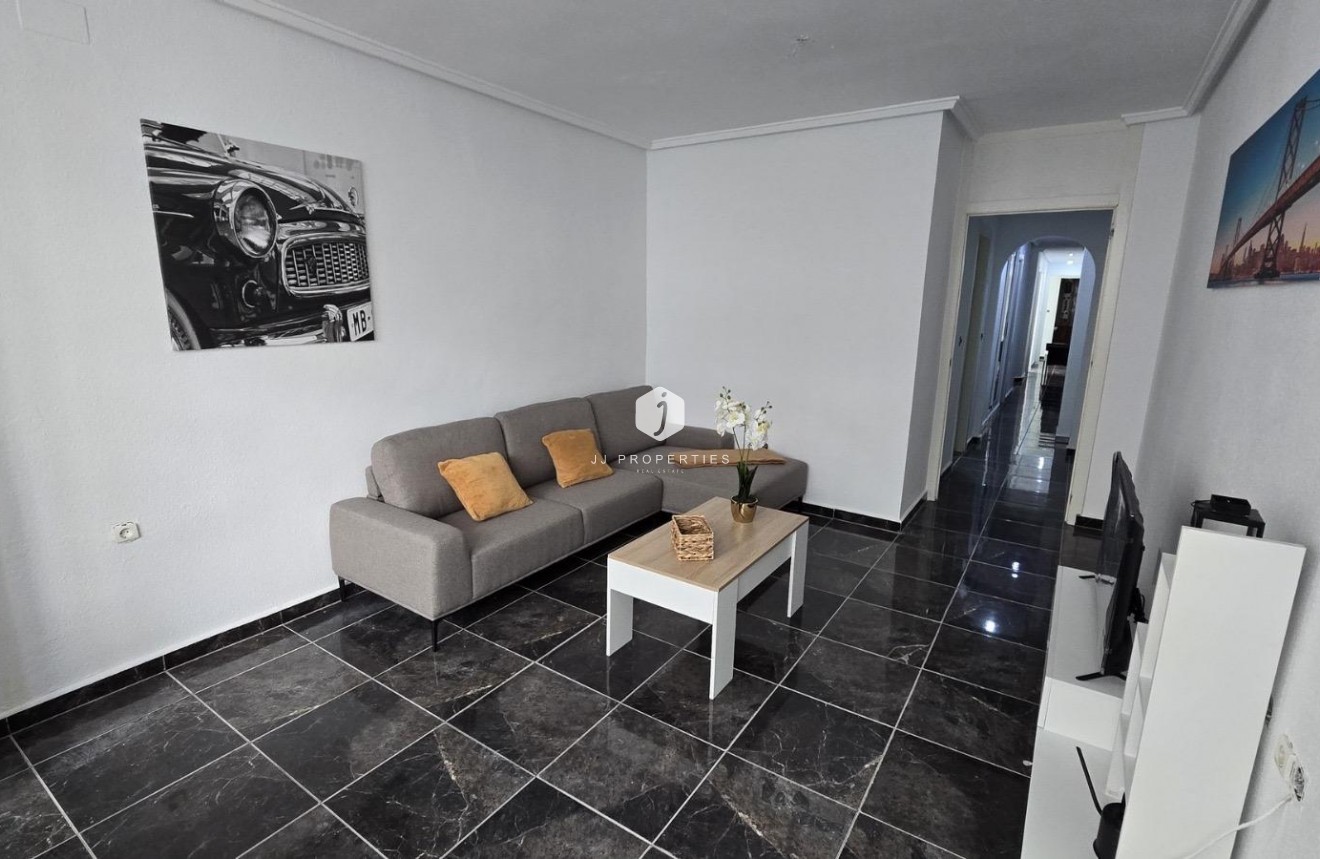 Tweedehands - Appartement / flat -
Torrevieja - Centro - Muelle Pesquero