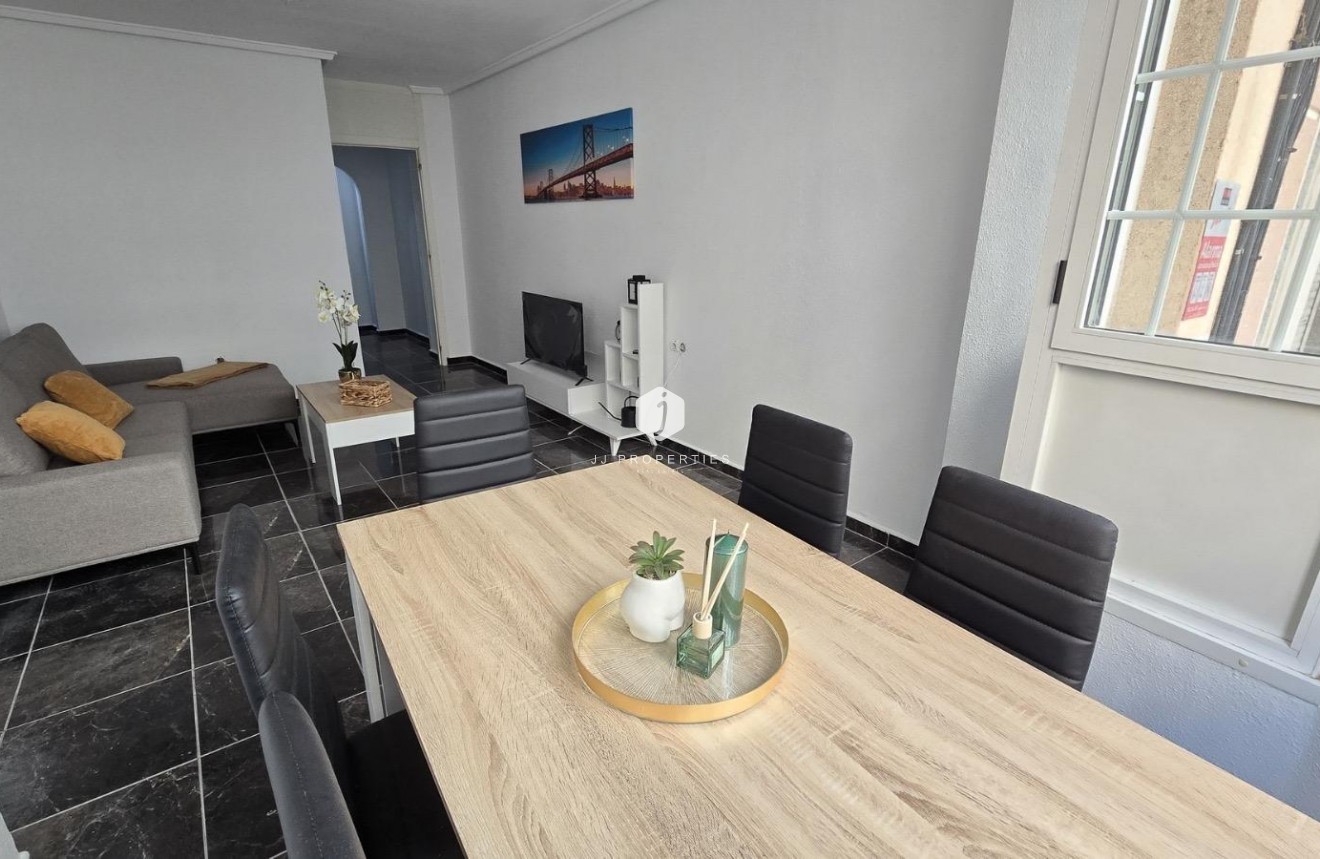 Tweedehands - Appartement / flat -
Torrevieja - Centro - Muelle Pesquero