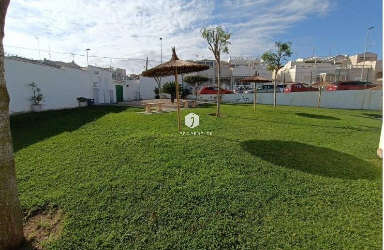 Tweedehands - Appartement / flat -
Torrevieja - Los Balcones